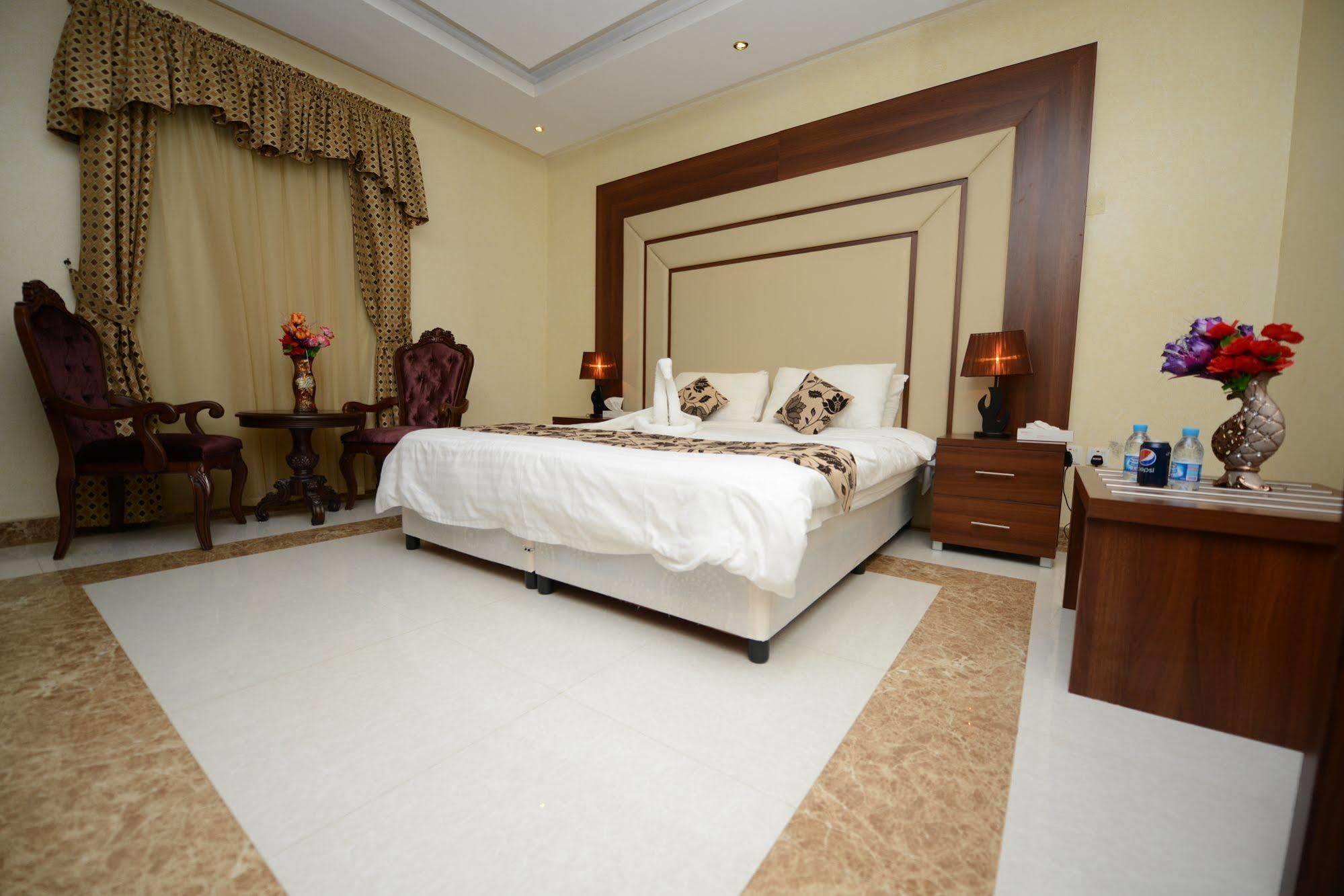 Hotelier Suites Riadh Exterior foto