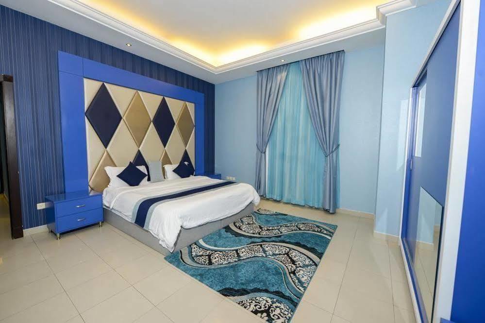Hotelier Suites Riadh Exterior foto